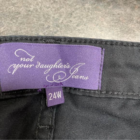 NYDJ Size 24W Black Capris with Tummy Tuck Technology Inseam 21 NWT - Picture 5 of 16